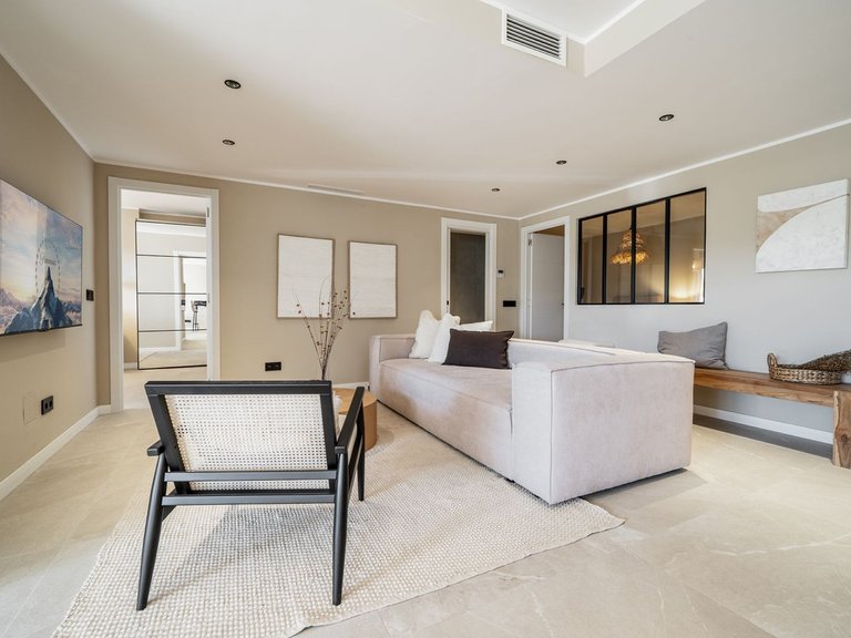 Apartment for Sale in Nueva Andalucia, Malaga 7
