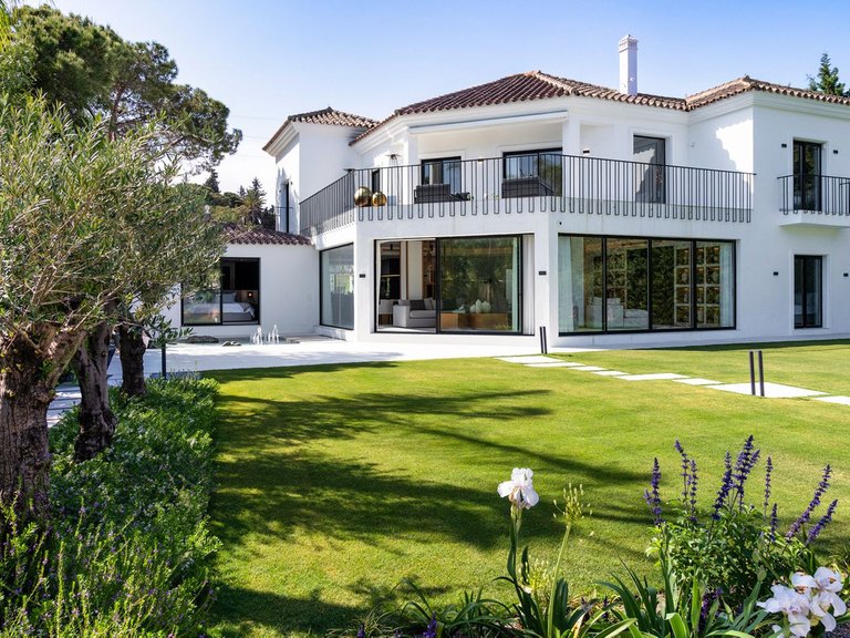 Villa for Sale in Nueva Andalucia, Malaga 34
