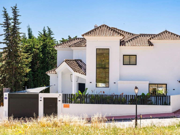 Villa for Sale in Nueva Andalucia, Malaga 37