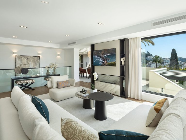 Villa for Sale in Nueva Andalucia, Malaga 5