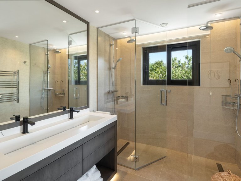 Villa for Sale in Nueva Andalucia, Malaga 8