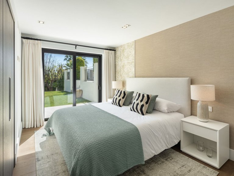 Villa for Sale in Nueva Andalucia, Malaga 15