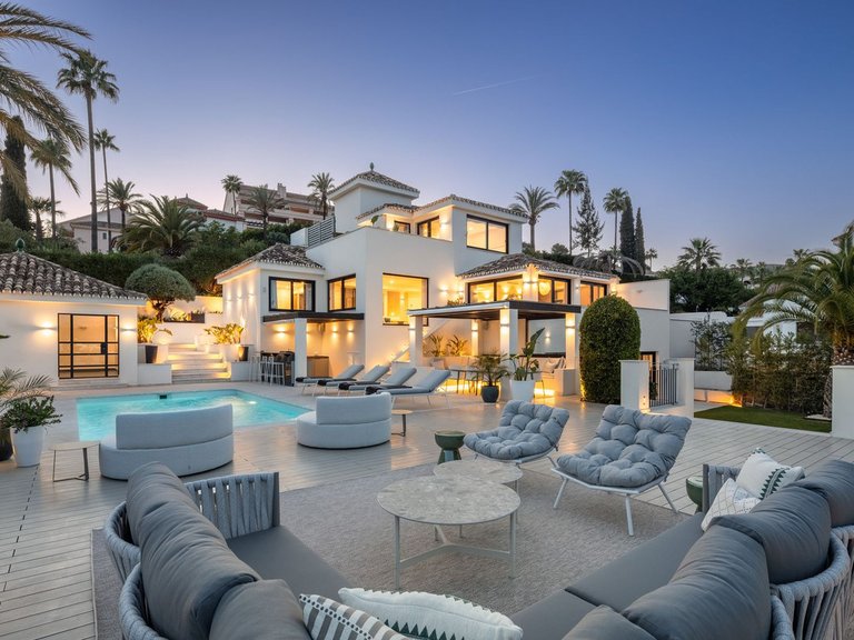 Villa for Sale in Nueva Andalucia, Malaga 20