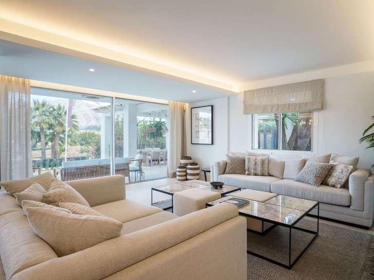 Villa for Sale in Marbella, Malaga 9