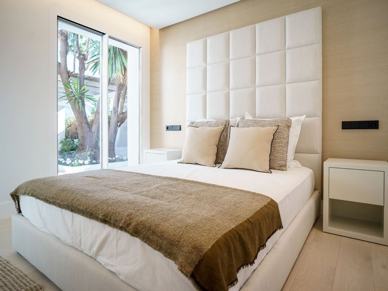 Villa for Sale in Marbella, Malaga 16