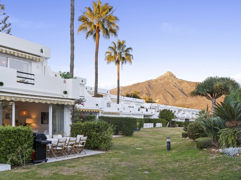 Town House for Sale in Nueva Andalucia, Malaga 1