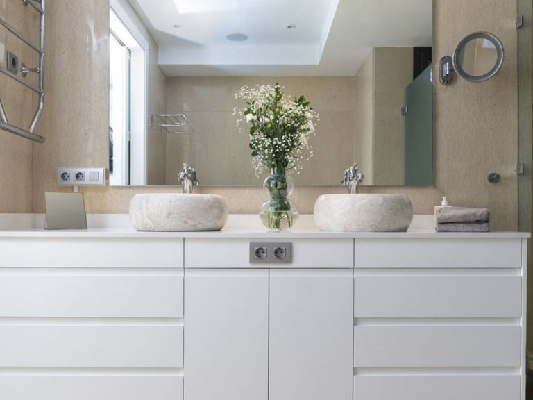 Apartment for Sale in Nueva Andalucia, Malaga 8