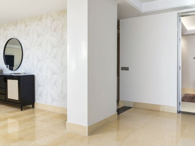 Apartment for Sale in Nueva Andalucia, Malaga 18