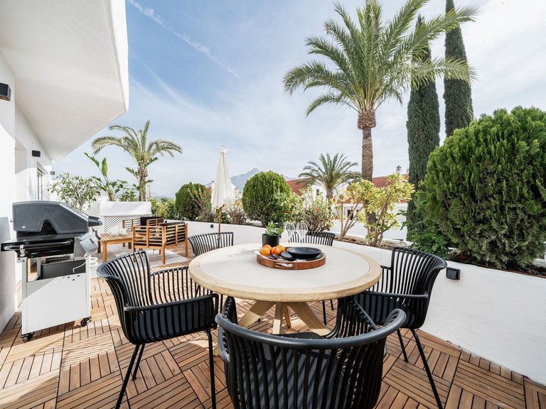 Apartment for Sale in Nueva Andalucia, Malaga 1