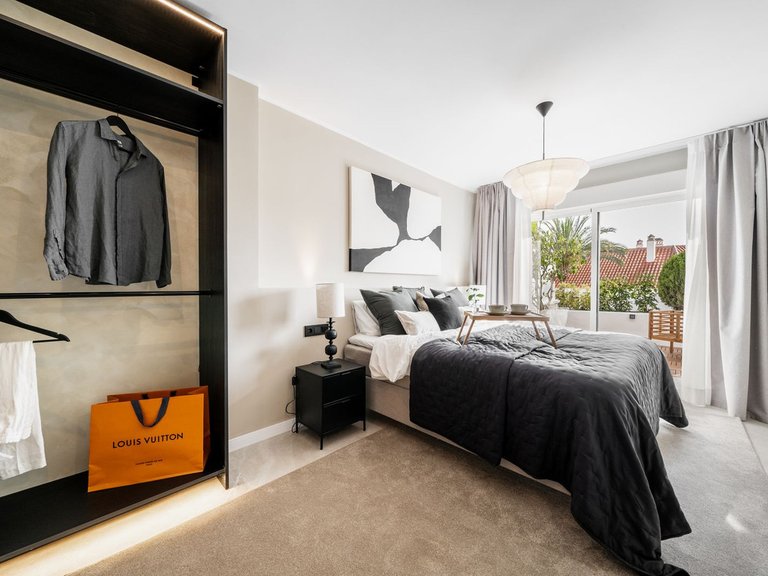 Apartment for Sale in Nueva Andalucia, Malaga 8