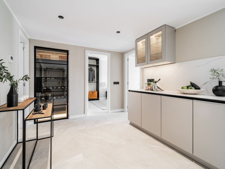Apartment for Sale in Nueva Andalucia, Malaga 15