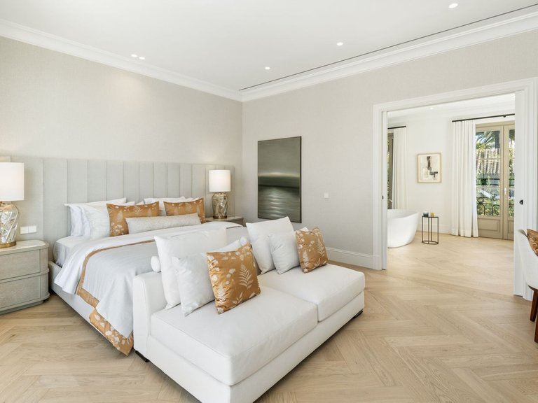 Villa for Sale in Nueva Andalucia, Malaga 15