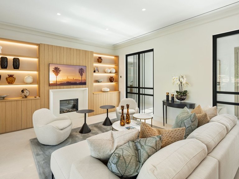 Villa for Sale in Nueva Andalucia, Malaga 19