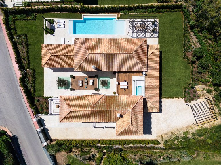 Villa for Sale in Nueva Andalucia, Malaga 31