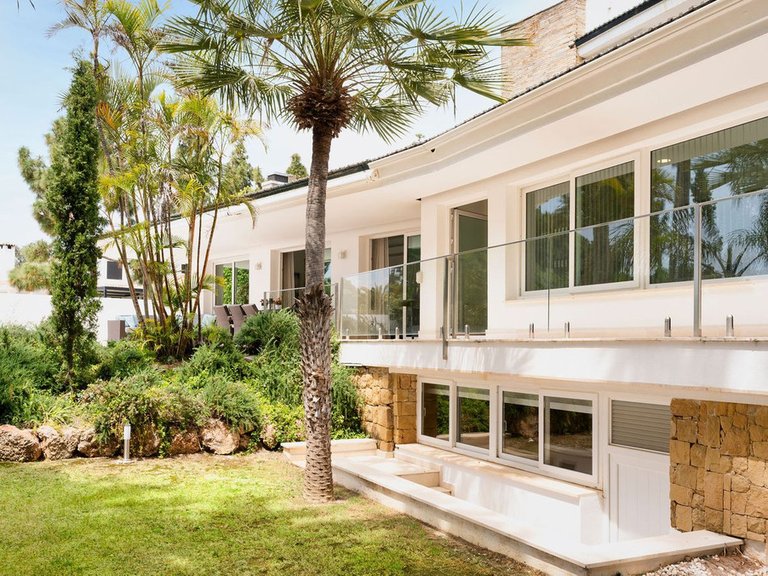 Villa for Sale in Marbella, Malaga 1