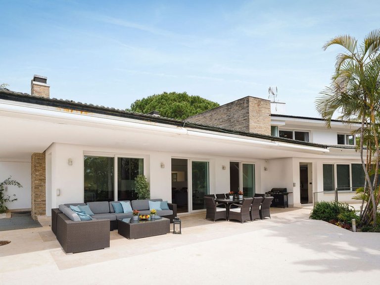 Villa for Sale in Marbella, Malaga 9