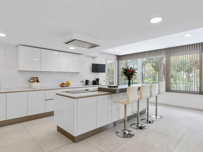 Villa for Sale in Marbella, Malaga 24