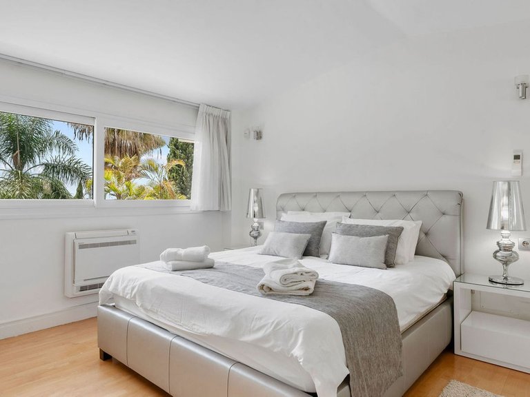 Villa for Sale in Marbella, Malaga 28