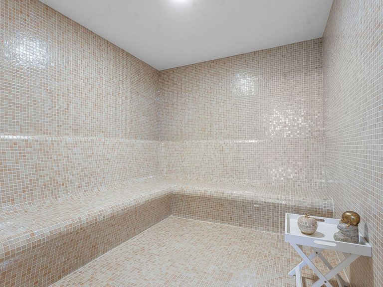 Villa for Sale in Marbella, Malaga 32