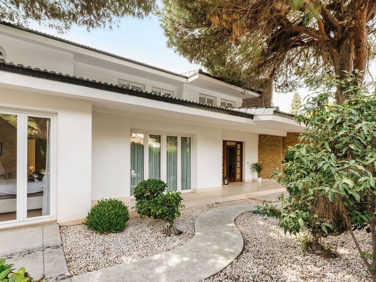 Villa for Sale in Marbella, Malaga 37
