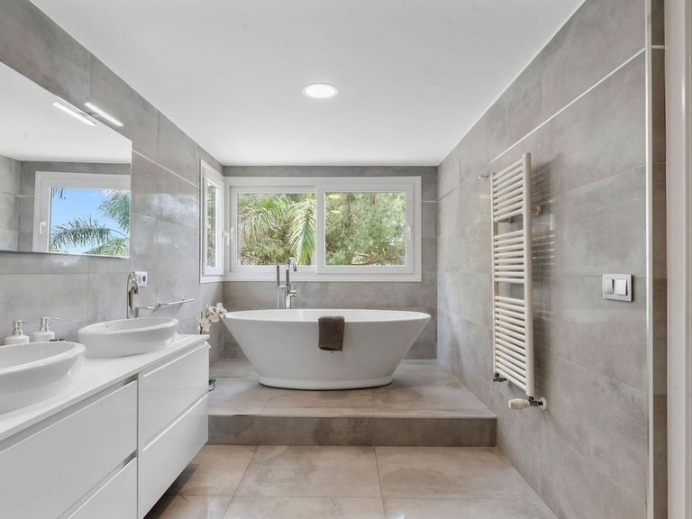 Villa for Sale in Marbella, Malaga 39