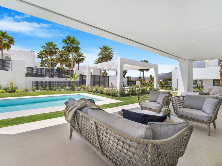 Villa for Sale in Rio Real, Malaga 3