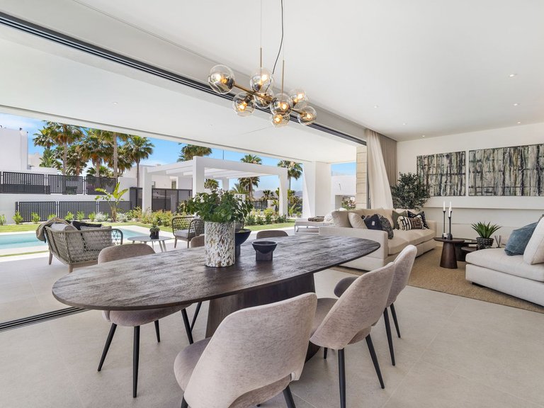 Villa for Sale in Rio Real, Malaga 4