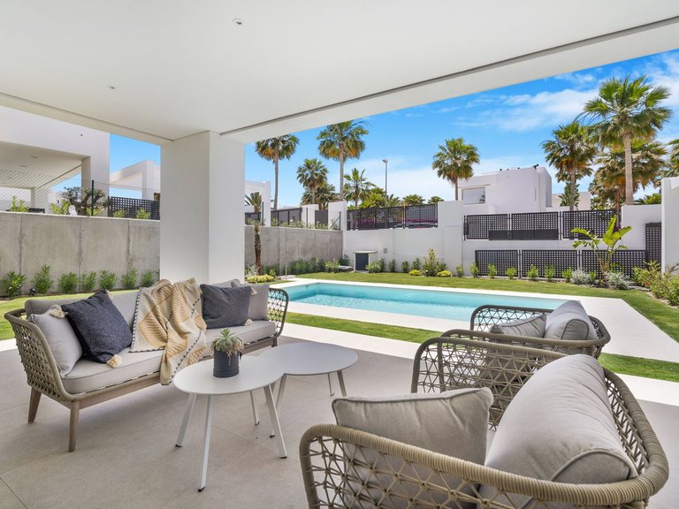 Villa for Sale in Rio Real, Malaga 5
