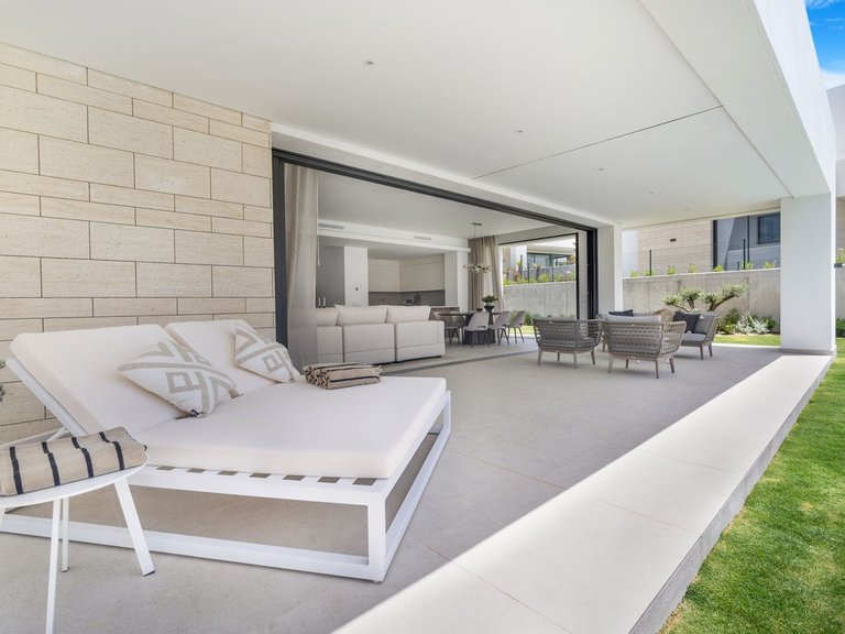 Villa for Sale in Rio Real, Malaga 12