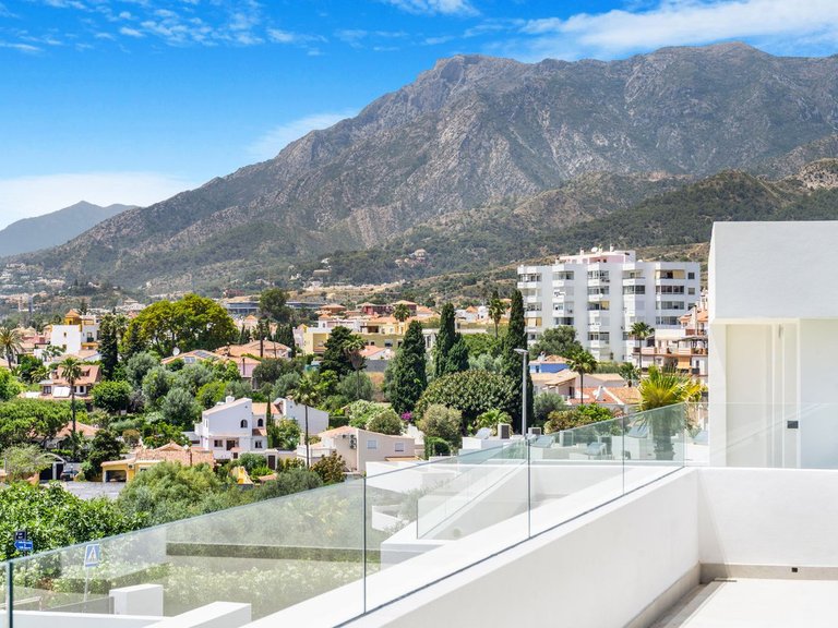 Villa for Sale in Rio Real, Malaga 29