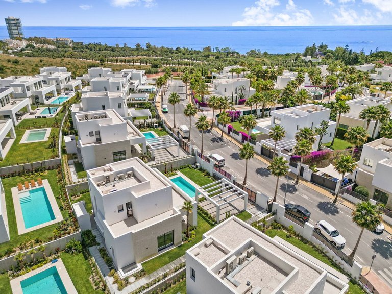 Villa for Sale in Rio Real, Malaga 31