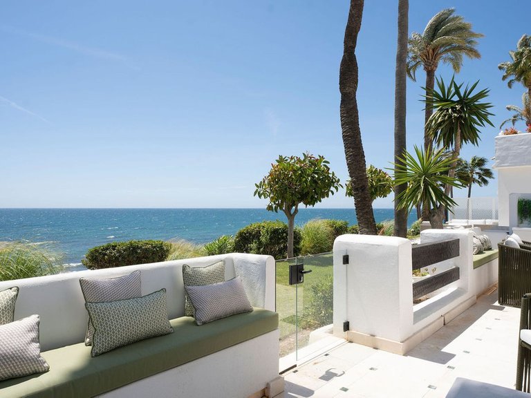 Apartment for Sale in Marbella Golden Mile, Malaga 1