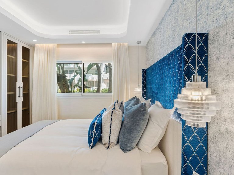 Apartment for Sale in Marbella Golden Mile, Malaga 17