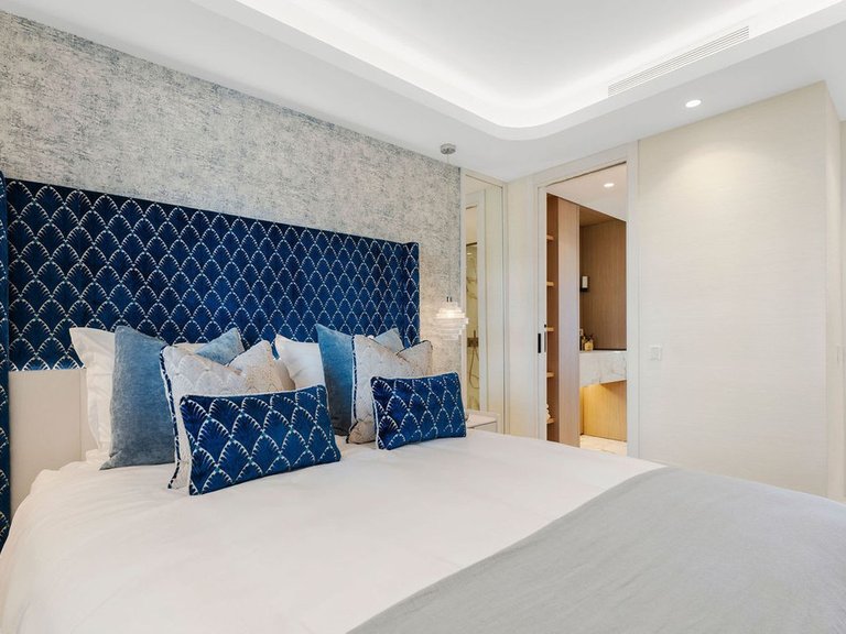 Apartment for Sale in Marbella Golden Mile, Malaga 20