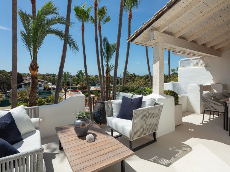 Penthouse for Sale in Marbella Golden Mile, Malaga 1