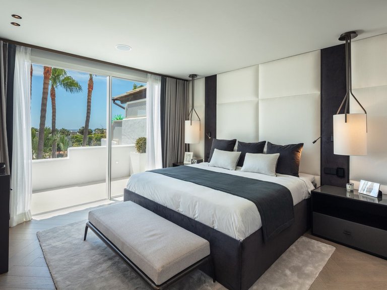 Penthouse for Sale in Marbella Golden Mile, Malaga 17