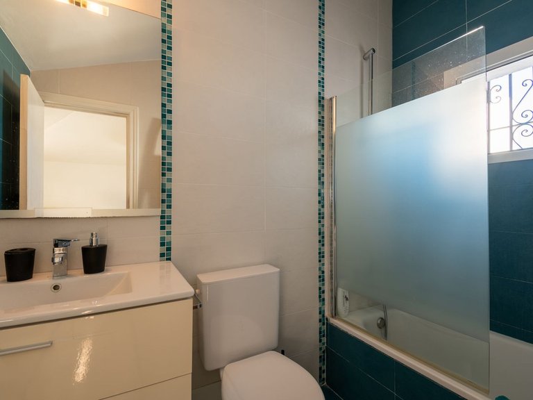 Town House for Sale in La Duquesa, Malaga 20