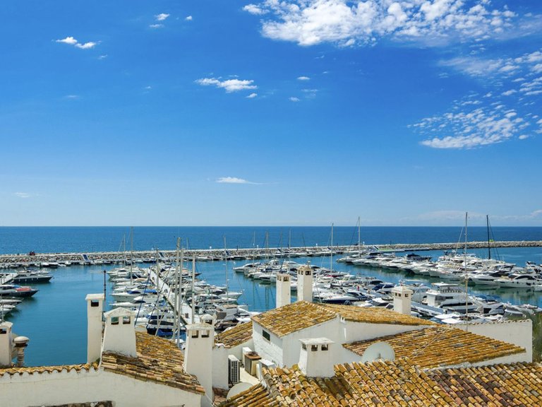 Apartment for Sale in Marbella, Malaga 1