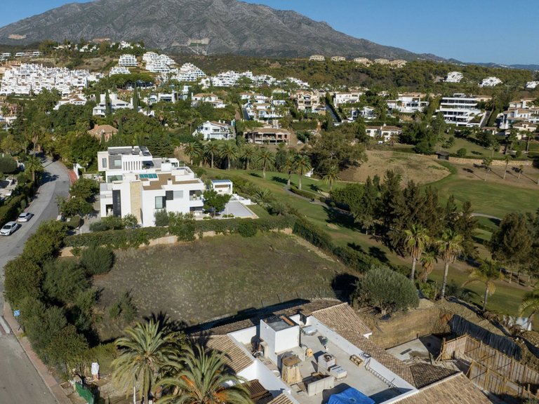 Plot for Sale in Nueva Andalucia, Malaga 2