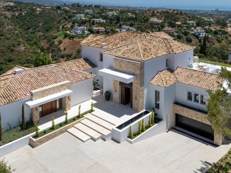 Villa for Sale in Benahavis, Malaga 4