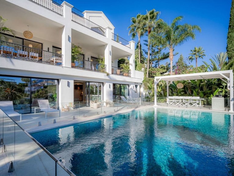Villa for Sale in Benahavis, Malaga 15