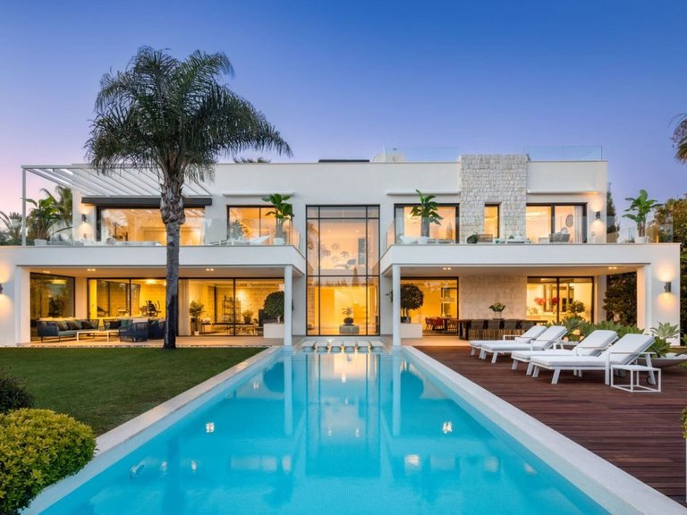 Villa for Sale in Marbella, Malaga 1
