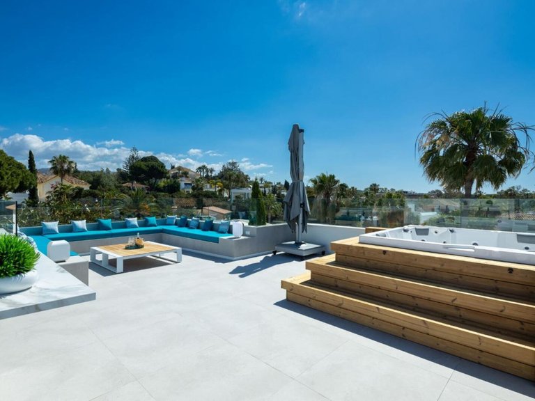 Villa for Sale in Marbella, Malaga 5