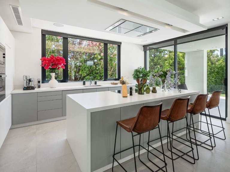Villa for Sale in Marbella, Malaga 7