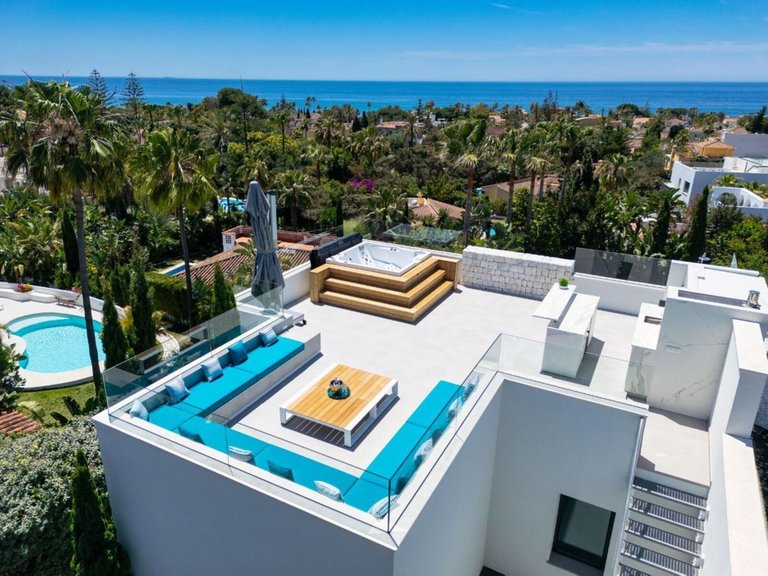 Villa for Sale in Marbella, Malaga 27