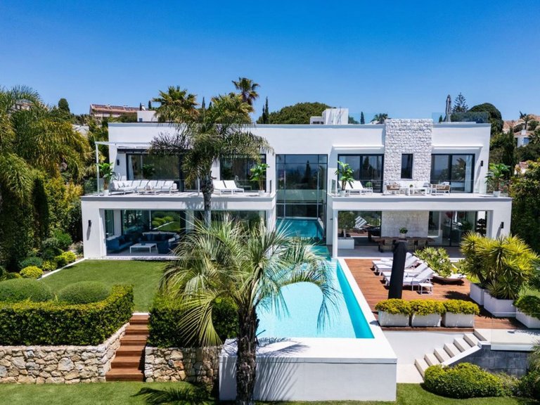 Villa for Sale in Marbella, Malaga 34