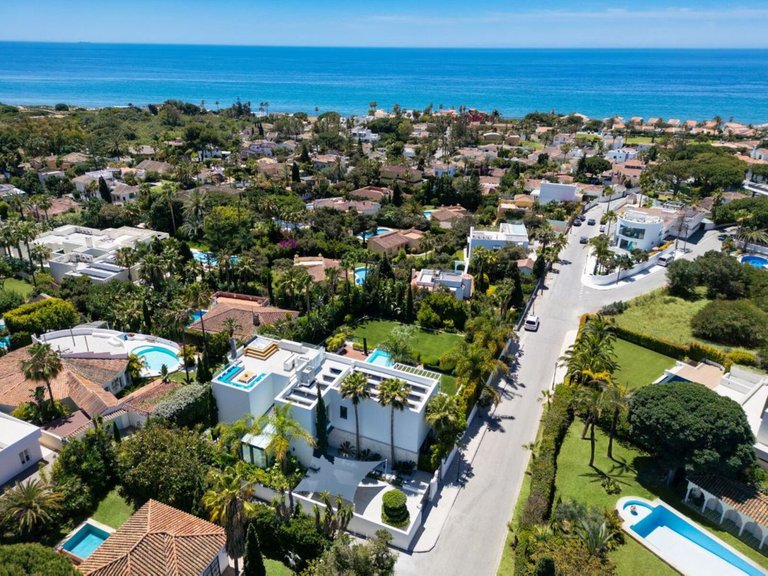 Villa for Sale in Marbella, Malaga 35