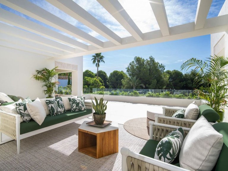 Villa for Sale in Marbella Golden Mile, Malaga 5