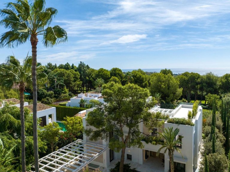 Villa for Sale in Marbella Golden Mile, Malaga 46