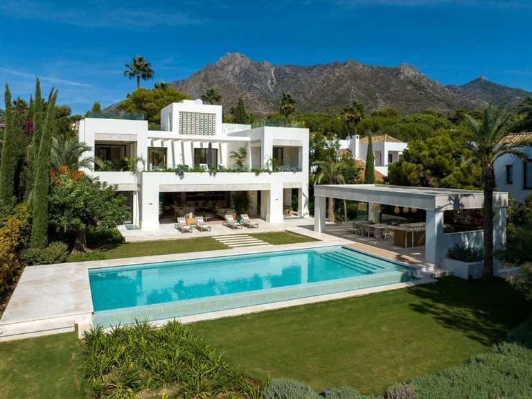 Villa for Sale in Marbella Golden Mile, Malaga 50